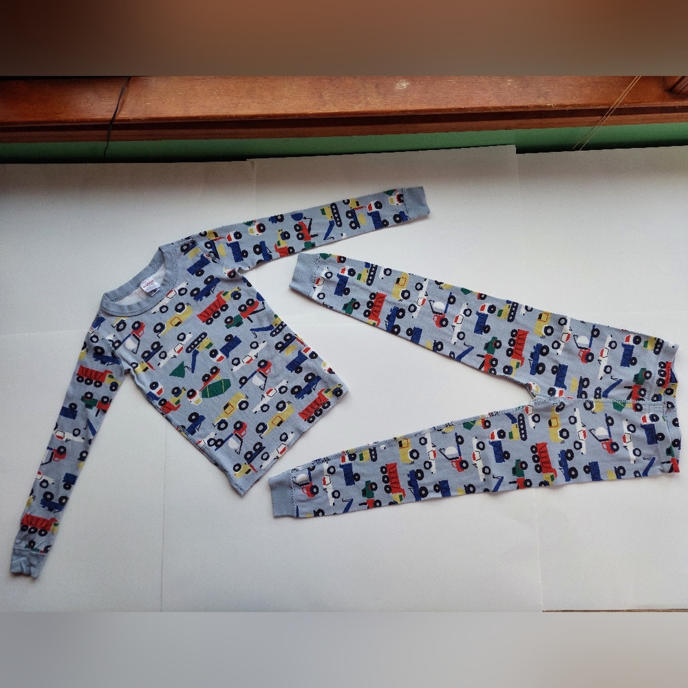 Hanna Andersson vehicle pajamas size 8 - Picture 5 of 16
